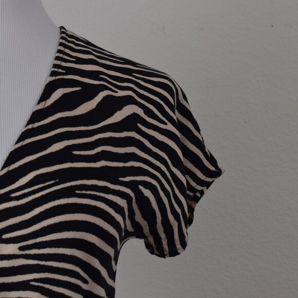 H&M Animal Print Front Tie Crop‎ Blouse - Picture 5 of 8